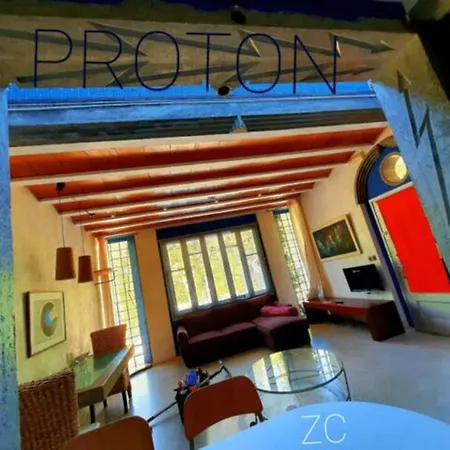 Zentral Club Proton-jacuzzi