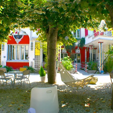 Zentral Club Proton-jacuzzi Apartment Belmonte De Miranda